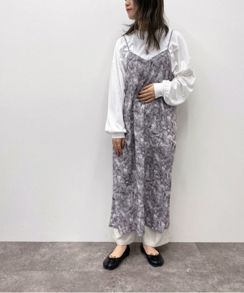 apres jour mignon(アプレジュールミニョン)の「マーブル柄キャミワンピース【ZOZOTOWN限定アイテム】(ワンピース・レディース・ベージュ/ダークパープル/ブルー系その他・X-LARGE/フリー)」の7枚目の写真