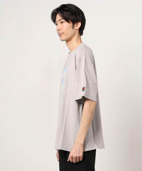 roarLUCK(ロアーラック)の「roarLUCK(ロアーラック)グラデーションロゴプリントTシャツ(Tシャツ/カットソー・メンズ・ホワイト/グレー/イエロー/ブラック/ブルー/グリーン・L/M/S/XL)」の20枚目の写真
