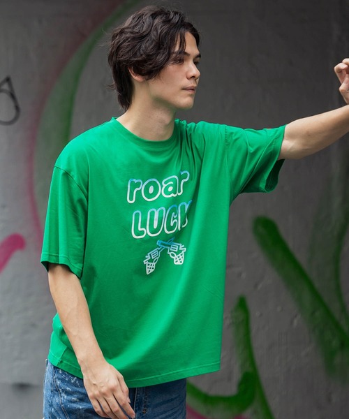 roarLUCK(ロアーラック)の「roarLUCK(ロアーラック)グラデーションロゴプリントTシャツ(Tシャツ/カットソー・メンズ・ホワイト/グレー/イエロー/ブラック/ブルー/グリーン・L/M/S/XL)」の12枚目の写真