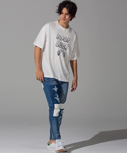 roarLUCK(ロアーラック)の「roarLUCK(ロアーラック)グラデーションロゴプリントTシャツ(Tシャツ/カットソー・メンズ・ホワイト/グレー/イエロー/ブラック/ブルー/グリーン・L/M/S/XL)」の16枚目の写真