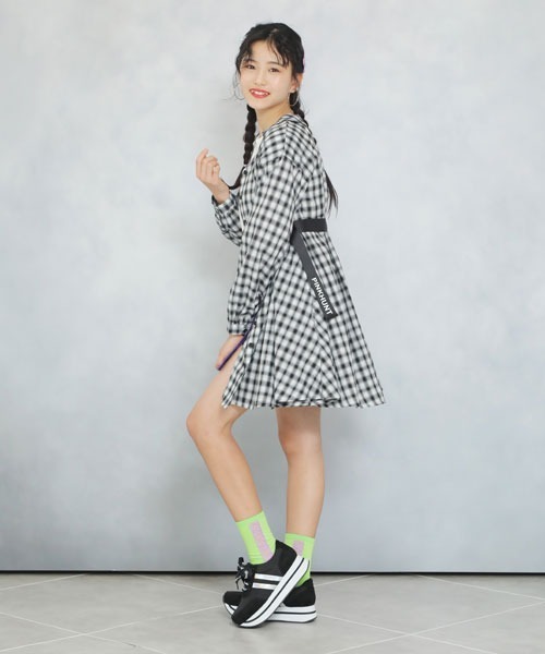 PINKHUNT（ピンクハント）の「PINKHUNT シースルーロゴソックス 5074（ソックス/靴下・キッズ・ブラック/パープル/グリーン系その他2・21-24/17-20.5cm）」の10枚目の写真