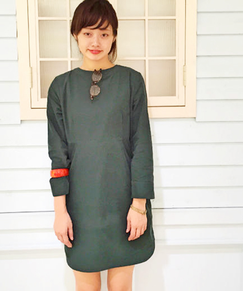 Kastane（カスタネ）の「【Kastane】コーデュロイワンピース（ワンピース・レディース・ネイビー/グリーン/マスタード・FREE）」の2枚目の写真