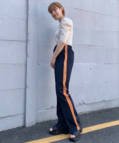 Kastane(カスタネ)の「パフニット5分袖Tee(ニット/セーター・レディース・ブルー系その他/オレンジ/アイボリー/イエロー/ブラック・FREE)」の19枚目の写真