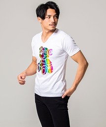 SILVER BULLET（シルバーバレット）の「『RUMSODA/ラムソーダ』レインボーベア箔プリントVネック半袖Tシャツ【st】（Tシャツ/カットソー・メンズ）」