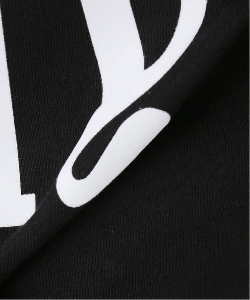 VOTE MAKE NEW CLOTHES（ボートメイクニュークローズ）の「【VOTE MAKE NEW CLOTHES / ヴォートメイク】別注 RANDOM FONT Tシャツ(NEW YORK)（Tシャツ/カットソー・メンズ・ホワイト/ブラック・LARGE/MEDIUM）」の15枚目の写真