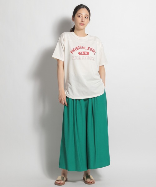 niko and...（ニコアンド）の「フットボールロゴTシャツ（Tシャツ/カットソー・レディース・クリーム/ライトブルー/チャコール/グリーン・MEDIUM/LARGE）」の6枚目の写真