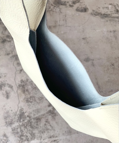 LIAN（リアン）の「【Made in Japan】エコバッグ型レザートート（エコバッグ/サブバッグ・レディース・オフホワイト/ブラック/グレイッシュベージュ/グリーン・FREE）」の14枚目の写真