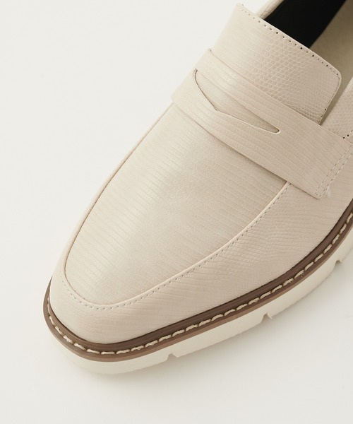 COLONY 2139（コロニートゥーワンスリーナイン）の「【マカロンFoot】厚底ローファー（ローファー・レディース・ブラック/アイボリー/ブラック系その他・23cm/24cm/25cm）」の16枚目の写真