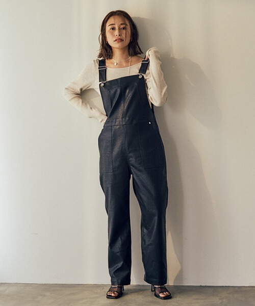 CREDONA(クレドナ)の「エコレザーサロペット(サロペット/オーバーオール・レディース・ブラック・S/M)」の15枚目の写真