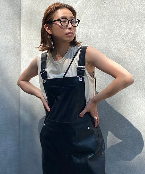 CREDONA(クレドナ)の「エコレザーサロペット(サロペット/オーバーオール・レディース・ブラック・S/M)」の7枚目の写真