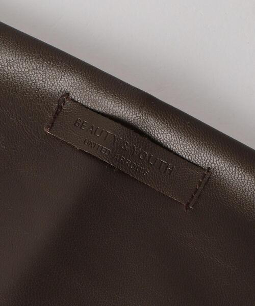 BEAUTY&YOUTH UNITED ARROWS（ビューティーアンドユースユナイテッドアローズ）の「BY フェイクレザー リバーシブル トライアングル スカーフ（バンダナ/スカーフ・レディース・ブラック/オリーブ・FREE）」の7枚目の写真