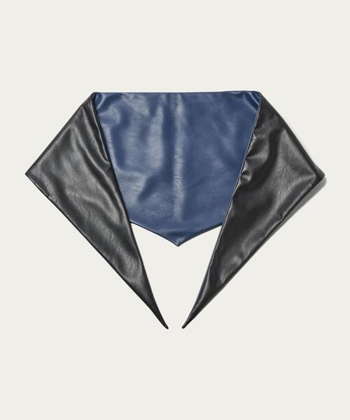 BEAUTY&YOUTH UNITED ARROWS（ビューティーアンドユースユナイテッドアローズ）の「BY フェイクレザー リバーシブル トライアングル スカーフ（バンダナ/スカーフ・レディース・ブラック/オリーブ・FREE）」の10枚目の写真