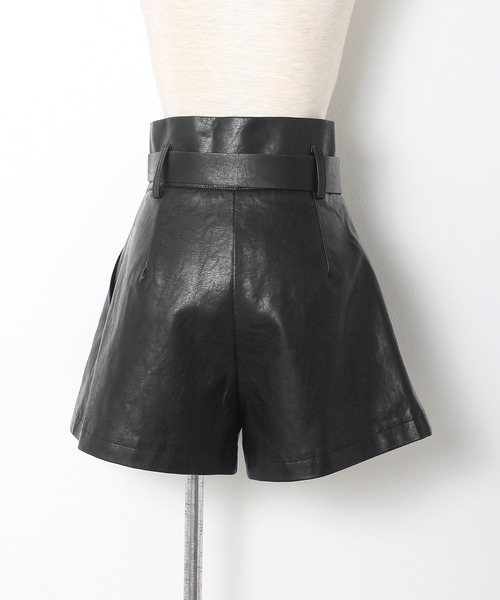 Grandeir（グランディール）の「フェイクレザー ショートパンツ（その他パンツ・レディース・ブラック/モカ・M）」の3枚目の写真