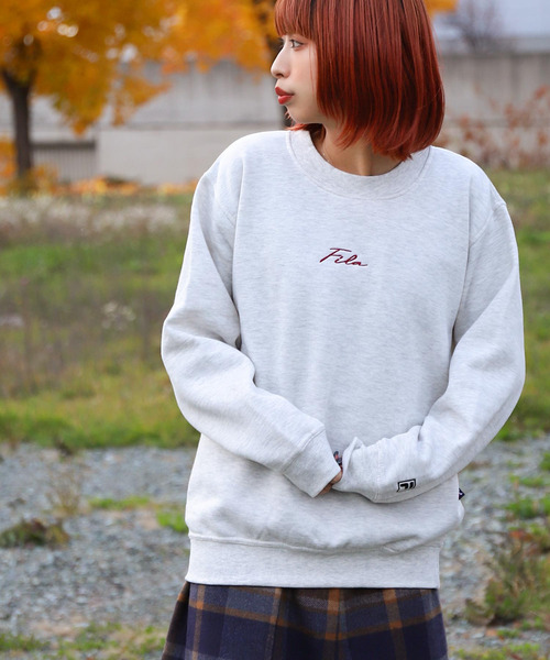 FILA(フィラ)の「【FILA】 刺繍クルースウェット(スウェット・レディース・ブラック/ホワイト系/ホワイト系3/ブラック系/アイボリー系2/ネイビー系/ネイビー系2/ネイビー/アイボリー系/ホワイト系1/アイボリー系3/ホワイト/オートミール/ホワイト系4/アイボリー系1/ネイビー系1/ホワイト系2/アイボリー系4・X-LARGE/LARGE/MEDIUM)」の11枚目の写真
