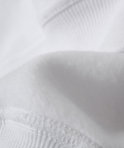 FILA(フィラ)の「【FILA】 刺繍クルースウェット(スウェット・レディース・ブラック/ホワイト系/ホワイト系3/ブラック系/アイボリー系2/ネイビー系/ネイビー系2/ネイビー/アイボリー系/ホワイト系1/アイボリー系3/ホワイト/オートミール/ホワイト系4/アイボリー系1/ネイビー系1/ホワイト系2/アイボリー系4・X-LARGE/LARGE/MEDIUM)」の20枚目の写真