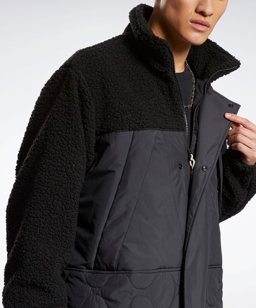 Reebok(リーボック)の「クラシックス キャンピング パッド ジャケット / Classics Camping Jacket(ダウンジャケット/コート・メンズ・ブラック/アーミー・SMALL/MEDIUM/LARGE/X-LARGE/XX-LARGE/X-SMALL/XXX-LARGE)」の7枚目の写真