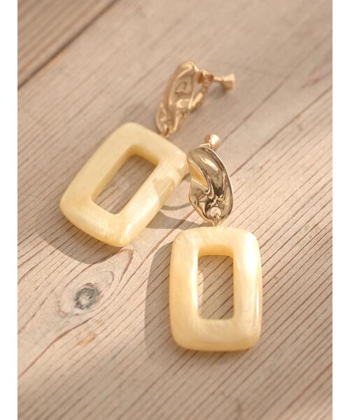 earth music&ecology（アースミュージックアンドエコロジー）の「マーブルカラースクエアイヤリング ＊（イヤリング・レディース・ブラウン/イエロー/グリーン・FREE）」の3枚目の写真