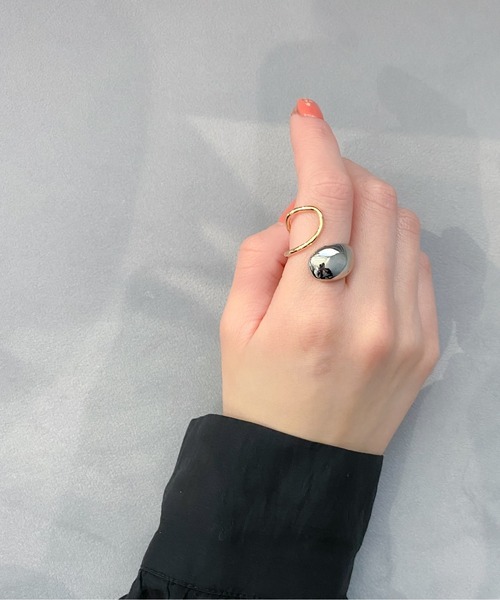 yu-ka（ユーカ）の「YU-KA : [指が細く見える指輪] ドロップ (シルバー×ゴールド)（リング・レディース・ゴールド・FREE）」の9枚目の写真