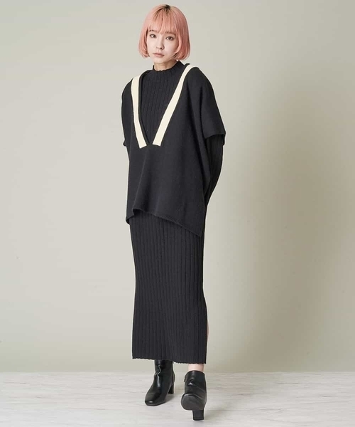 A de a.v.v(アードアー・ヴェ・ヴェ)の「Vネックチルデンポンチョベストニット(ニット/セーター・レディース・ブラック/アイボリー/モカ・39)」の9枚目の写真