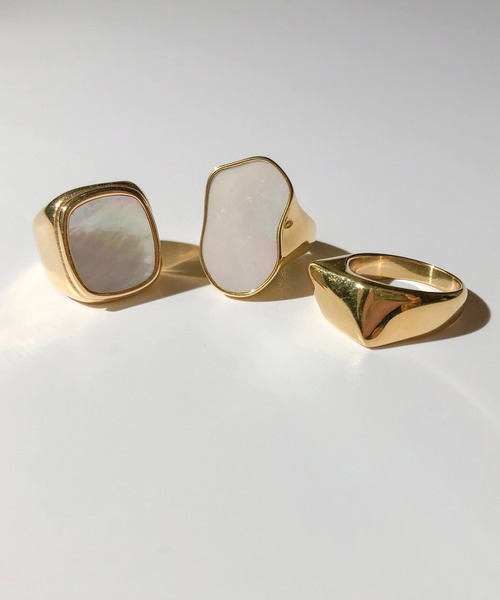 TUWAKRIM（トゥワクリム）の「スクエアシェルリング（リング・レディース・ゴールド・M/L/LL）」の7枚目の写真