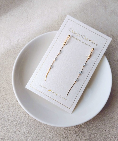 tone(トーン)の「【Cherie+Chambre】Thin Earring(イヤリング・レディース・ブルー/グリーン/クリア・FREE)」の1枚目の写真