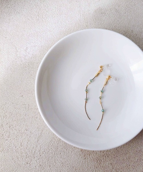 tone(トーン)の「【Cherie+Chambre】Thin Earring(イヤリング・レディース・ブルー/グリーン/クリア・FREE)」の8枚目の写真