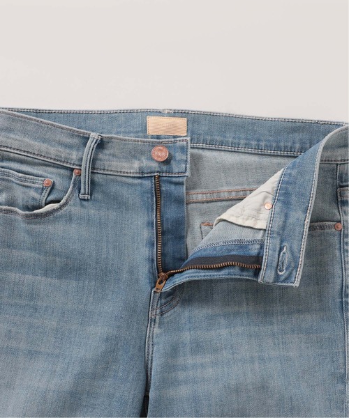 MOTHER DENIM(マザーデニム)の「【MOTHER/マザー】FLAREデニム L/BLUE(デニムパンツ・レディース・スカイブルー・25/27/26)」の18枚目の写真