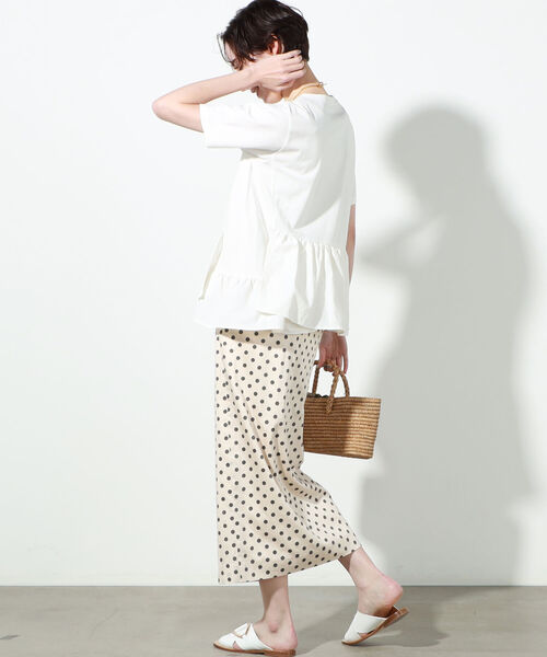 NOLLEY’S（ノーリーズ）の「◇【WEB限定】裾フリルTシャツ（Tシャツ/カットソー・レディース・ブラック/オフホワイト/ブラック系その他3・FREE）」の7枚目の写真