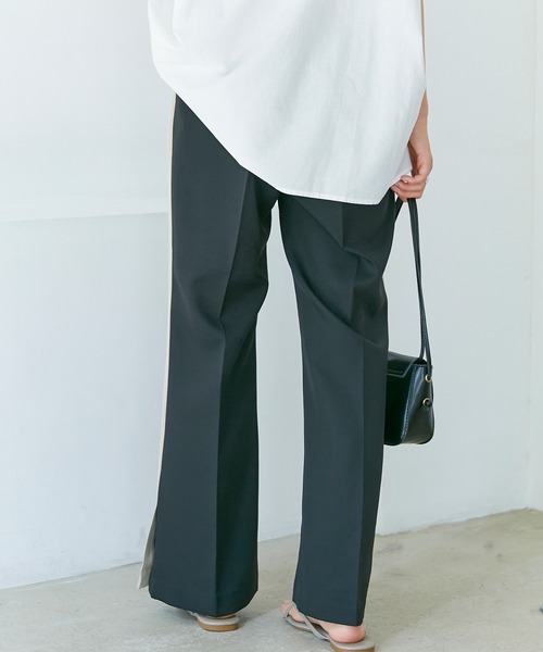 LAVEANGE(ラビアンジェ)の「サイドラインスリットパンツ(その他パンツ・レディース・パープル/ライトブルー/ブラック/ベージュ/チャコールグレー・3L/L/M/4L/LL)」の9枚目の写真