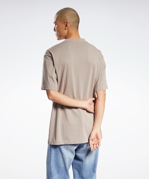 Reebok（リーボック）の「クラシックス レトロ アウトドア Tシャツ / Classics Retro Outdoor T-Shirt /（Tシャツ/カットソー・メンズ・ライトグレー/ブラック/アイボリー・SMALL/MEDIUM/LARGE/X-LARGE/XX-LARGE/X-SMALL/XXX-LARGE）」の15枚目の写真