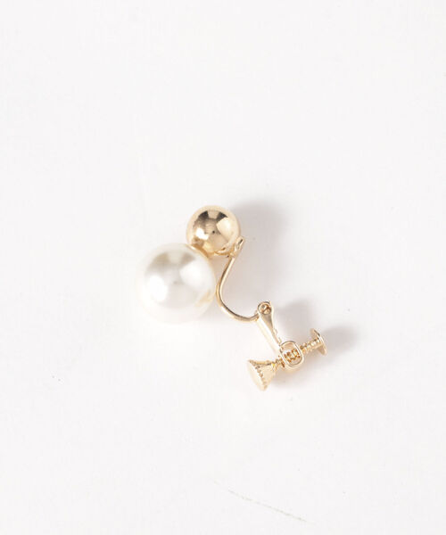 NOLLEY’S Sophi(ノーリーズソフィ)の「ボールパールスノーマンイヤリング(イヤリング・レディース・ゴールド・FREE)」の2枚目の写真