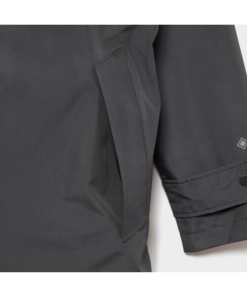 AIGLE（エーグル）の「ゴアテックス ミッドレングス パーカコート（マウンテンパーカー・レディース・アイボリー/チャコール・36/38/40）」の7枚目の写真