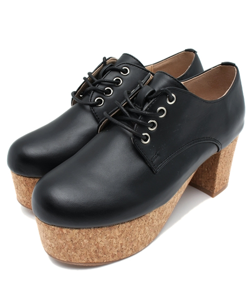 one after another NICE CLAUP（ワンアフターアナザーナイスクラップ）の「【mer5月号掲載　ナイスクラップ】厚底レースアップシューズ（ブーティ・レディース・ストライプ/ブラック/ベージュ・SMALL/MEDIUM/LARGE）」の2枚目の写真