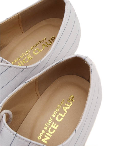 one after another NICE CLAUP（ワンアフターアナザーナイスクラップ）の「【mer5月号掲載　ナイスクラップ】厚底レースアップシューズ（ブーティ・レディース・ストライプ/ブラック/ベージュ・SMALL/MEDIUM/LARGE）」の6枚目の写真