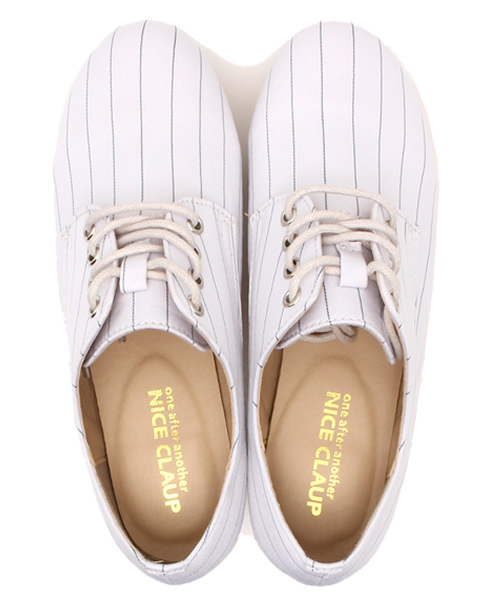 one after another NICE CLAUP（ワンアフターアナザーナイスクラップ）の「【mer5月号掲載　ナイスクラップ】厚底レースアップシューズ（ブーティ・レディース・ストライプ/ブラック/ベージュ・SMALL/MEDIUM/LARGE）」の9枚目の写真