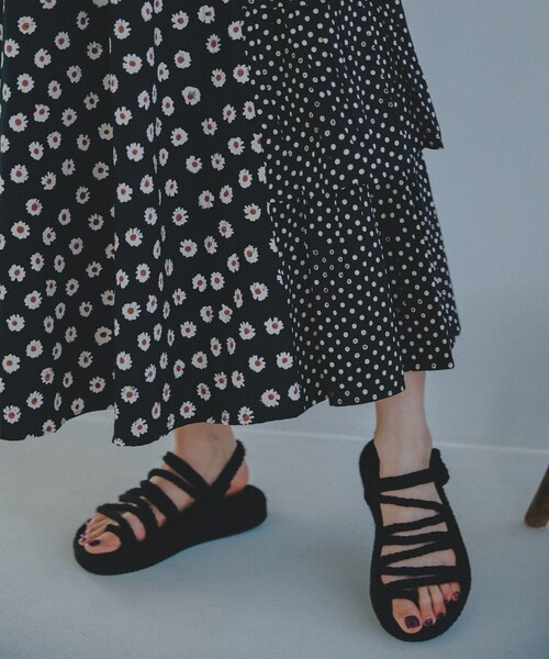 Freada（フリーダ）の「BOHONOMAD × Freada/ボホノマド 別注HAVANA PLATFORM/別注ハバナプラットフォーム（サンダル・レディース・ブラック・36/37/38）」の2枚目の写真