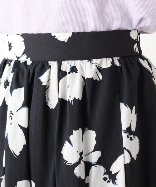 index（インデックス）の「◆フローラルパターンフレアスカート【WEB限定サイズ】（スカート・レディース・グリーン系その他2/ブラック系/アイボリー系・40/38/42/36）」の15枚目の写真