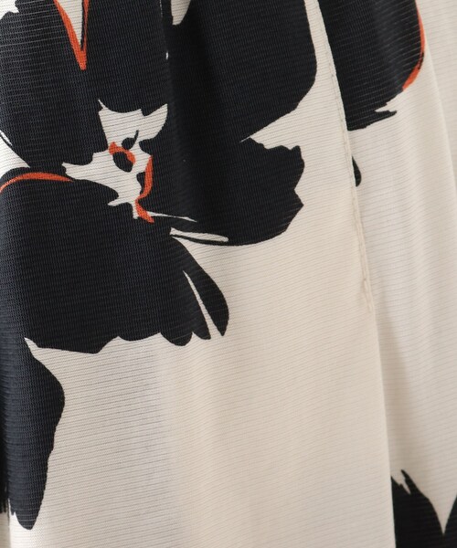 index（インデックス）の「◆フローラルパターンフレアスカート【WEB限定サイズ】（スカート・レディース・グリーン系その他2/ブラック系/アイボリー系・40/38/42/36）」の13枚目の写真