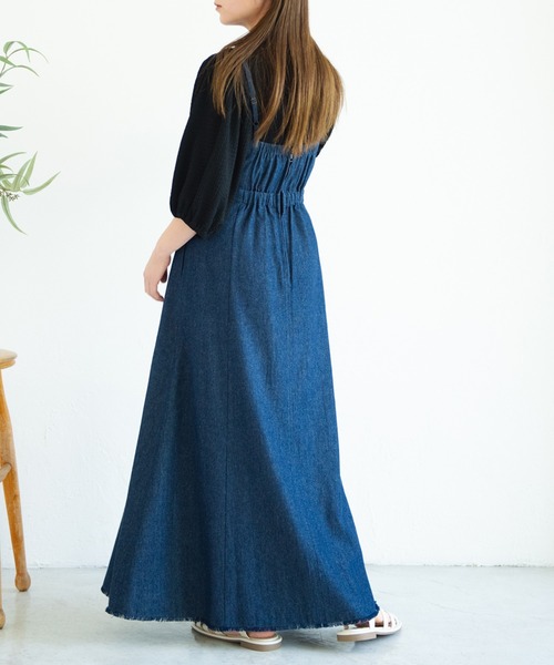 Crisp（クリスプ）の「デニムフレアキャミワンピース（ワンピース・レディース・ブラック/ネイビー・FREE）」の4枚目の写真