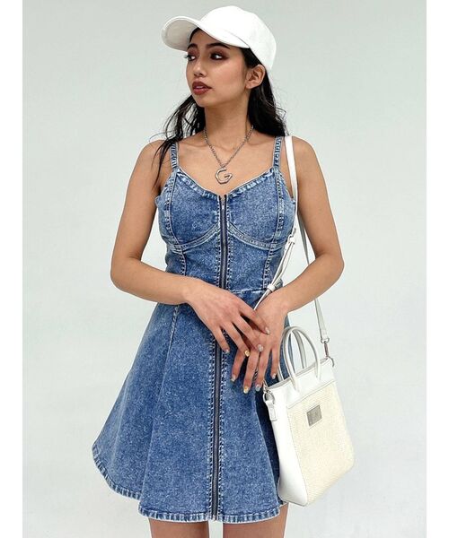 GYDA（ジェイダ）の「キャミフレア スカートライクケミカルデニムワンピース（ワンピース・レディース・ライトブルー/ブラック・FREE）」の21枚目の写真