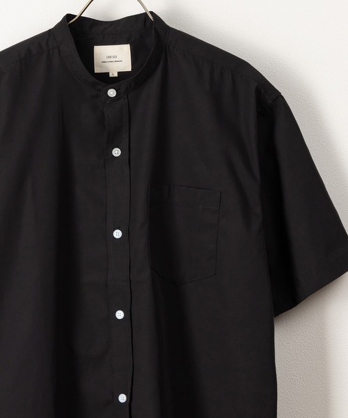 SlashDate（スラッシュデイト）の「T/Cブロード バンドカラー半袖シャツ リラックスフィット/無地/総柄/ストライプ（シャツ/ブラウス・メンズ・ホワイト/チャコールグレー/ブラック/ベージュ/ブルー/ホワイト系その他/ブラック系その他/ブルー系その他・M/L/XL）」の4枚目の写真