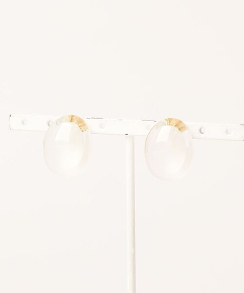 natural couture(ナチュラルクチュール)の「クリアカラーイヤリング(イヤリング・レディース・ホワイト/グリーン・FREE)」の1枚目の写真