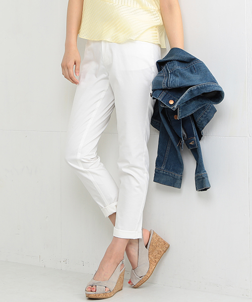 BEAMS LIGHTS Women's(ビームスライツ ウィメンズ)の「BEAMS LIGHTS / ウォッシャブル カラースリムパンツ(その他パンツ・レディース・オフホワイト/オリーブ/ブルー・36/38)」の2枚目の写真