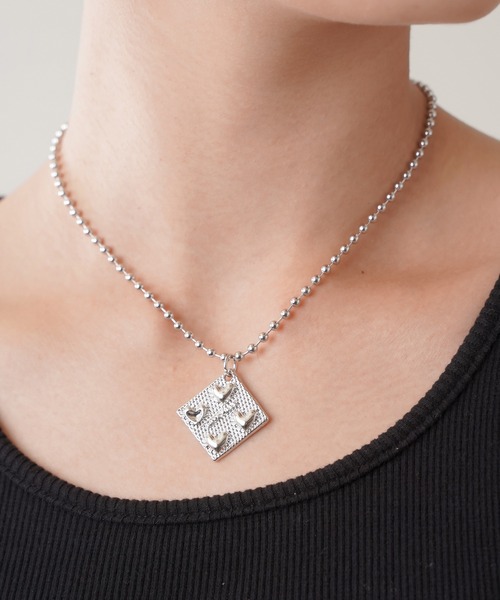 SPINNS（スピンズ）の「ハート薬モチーフ ボールチェーンネックレス