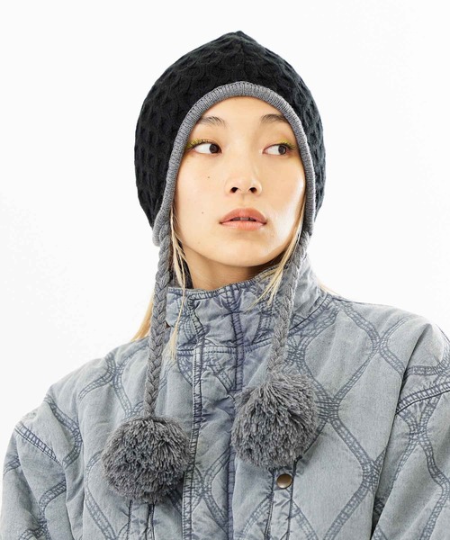 X-girl（エックスガール）の「EAR FLAP KNIT CAP（ニットキャップ/ビーニー・レディース・ブラック/ブラウン/グレー・ONE SIZE）」の11枚目の写真