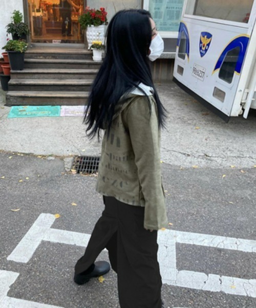 .KOM（ドットコム）の「A'GEM/9 × .kom『.komセレクト/ドットケーオーエムセレクト』サイドシャーリング カーゴ ロング スカート（スカート・レディース・ブラック/ベージュ/グレー・FREE）」の14枚目の写真