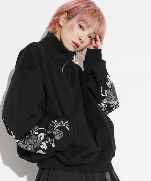 LEGENDA（レジェンダ）の「レジェンダ モノクロームローズ ハーフジップ スウェットシャツ / LEGENDA Monochrome Rose Half-Zip Sweatshirt（スウェット・メンズ・ホワイト/ブラック・FREE）」の11枚目の写真