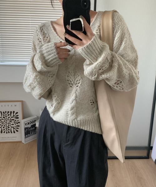 aimoha(アイモハ)の「モヘアVネックセーター(ニット/セーター・レディース・イエロー/パープル/ベージュ/ブルー/ネイビー・FREE)」の11枚目の写真