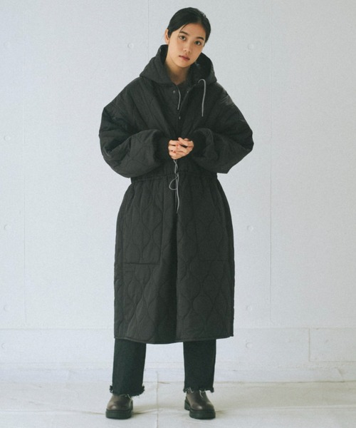 WHIMSIC(ウィムジック)の「【UNISEX】フードインスペクターライナーコート(その他アウター・メンズ・ホワイト/ブラック・FREE)」の9枚目の写真