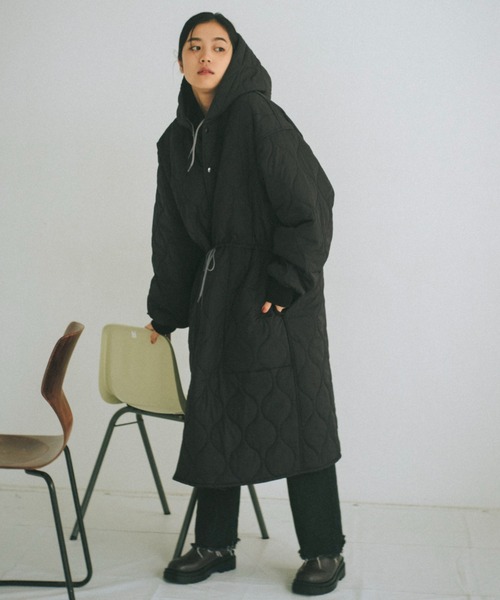 WHIMSIC(ウィムジック)の「【UNISEX】フードインスペクターライナーコート(その他アウター・メンズ・ホワイト/ブラック・FREE)」の7枚目の写真